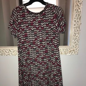 EUC LuLaRoe Carly Dress Size L Black Pink Chevron
